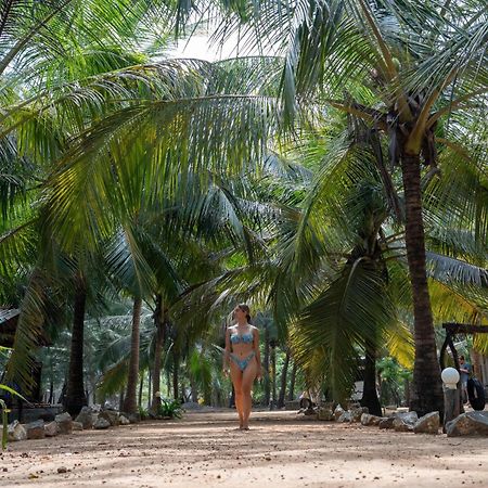 Sand Dune Beach Resort & Surf Camp Arugam Kudah Eksteriør bilde