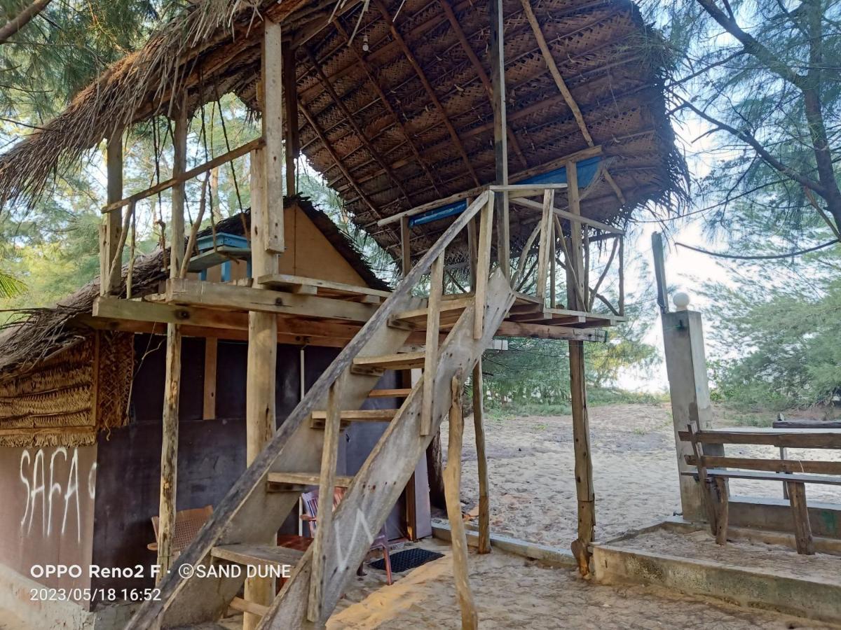 Sand Dune Beach Resort & Surf Camp Arugam Kudah Eksteriør bilde