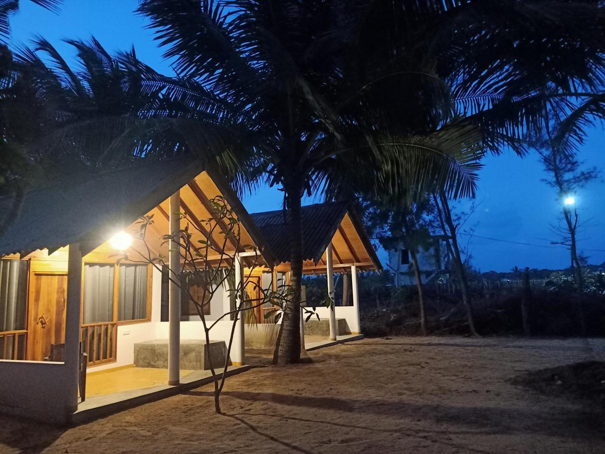 Sand Dune Beach Resort & Surf Camp Arugam Kudah Eksteriør bilde