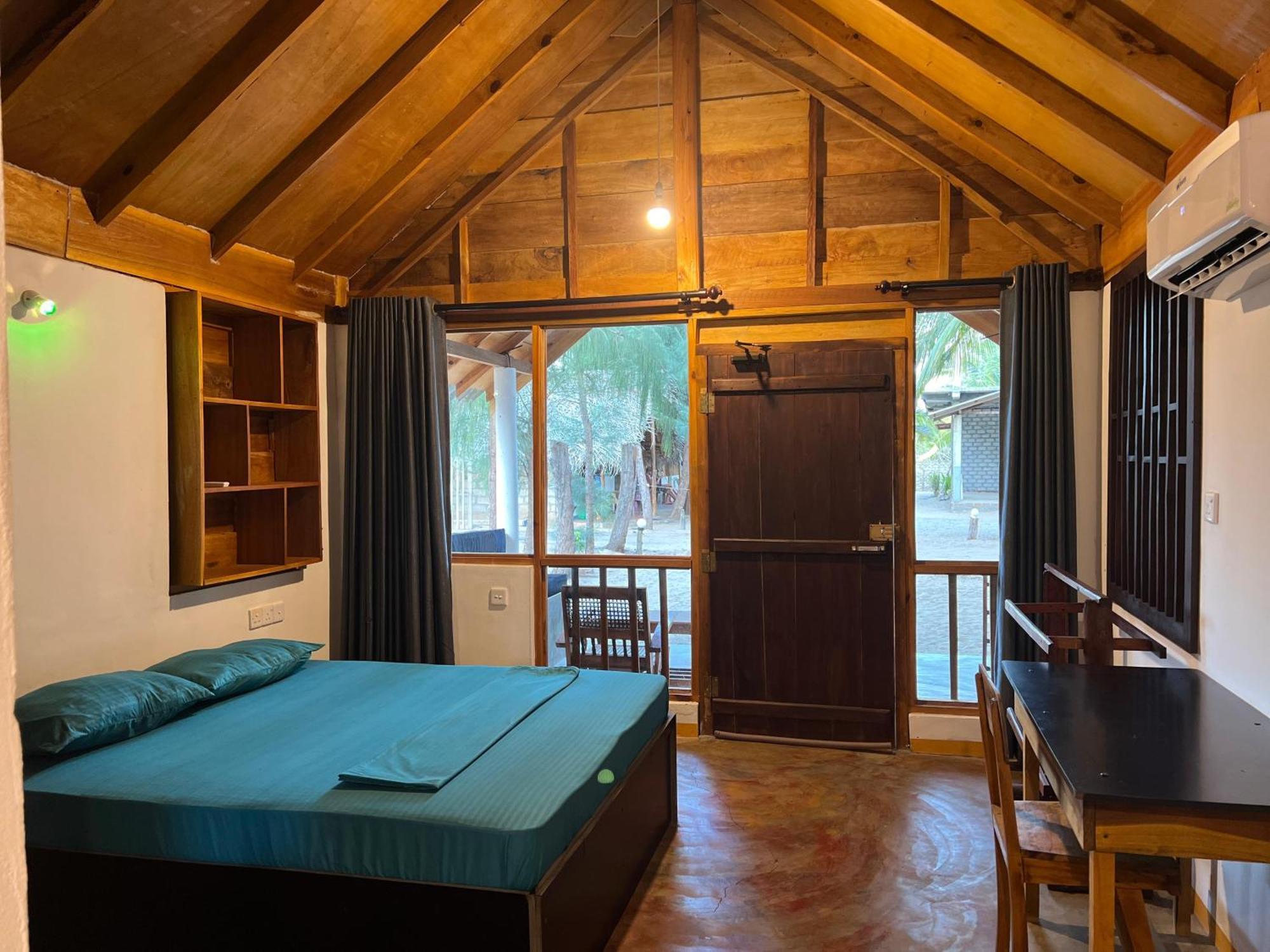 Sand Dune Beach Resort & Surf Camp Arugam Kudah Eksteriør bilde