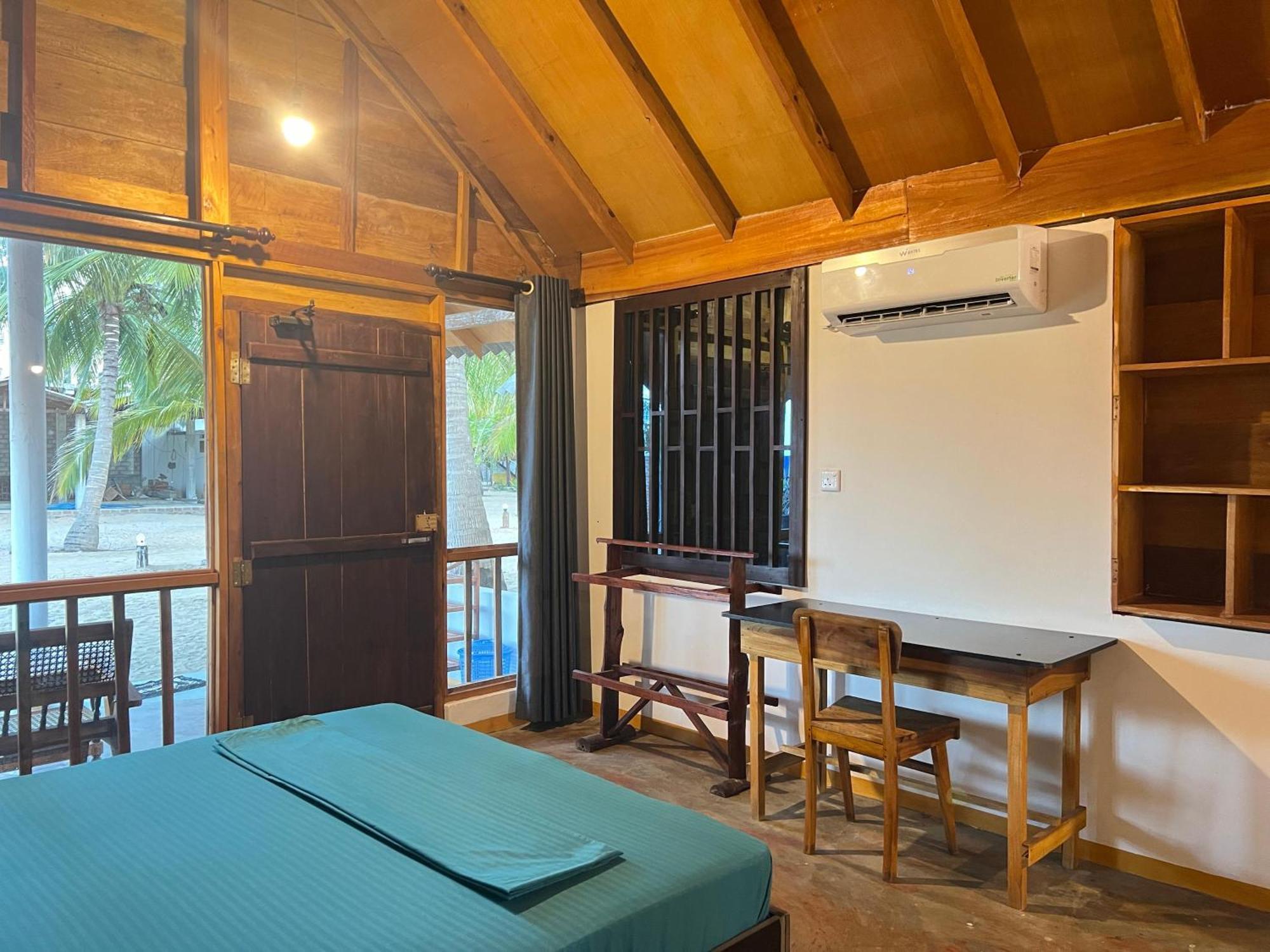 Sand Dune Beach Resort & Surf Camp Arugam Kudah Eksteriør bilde