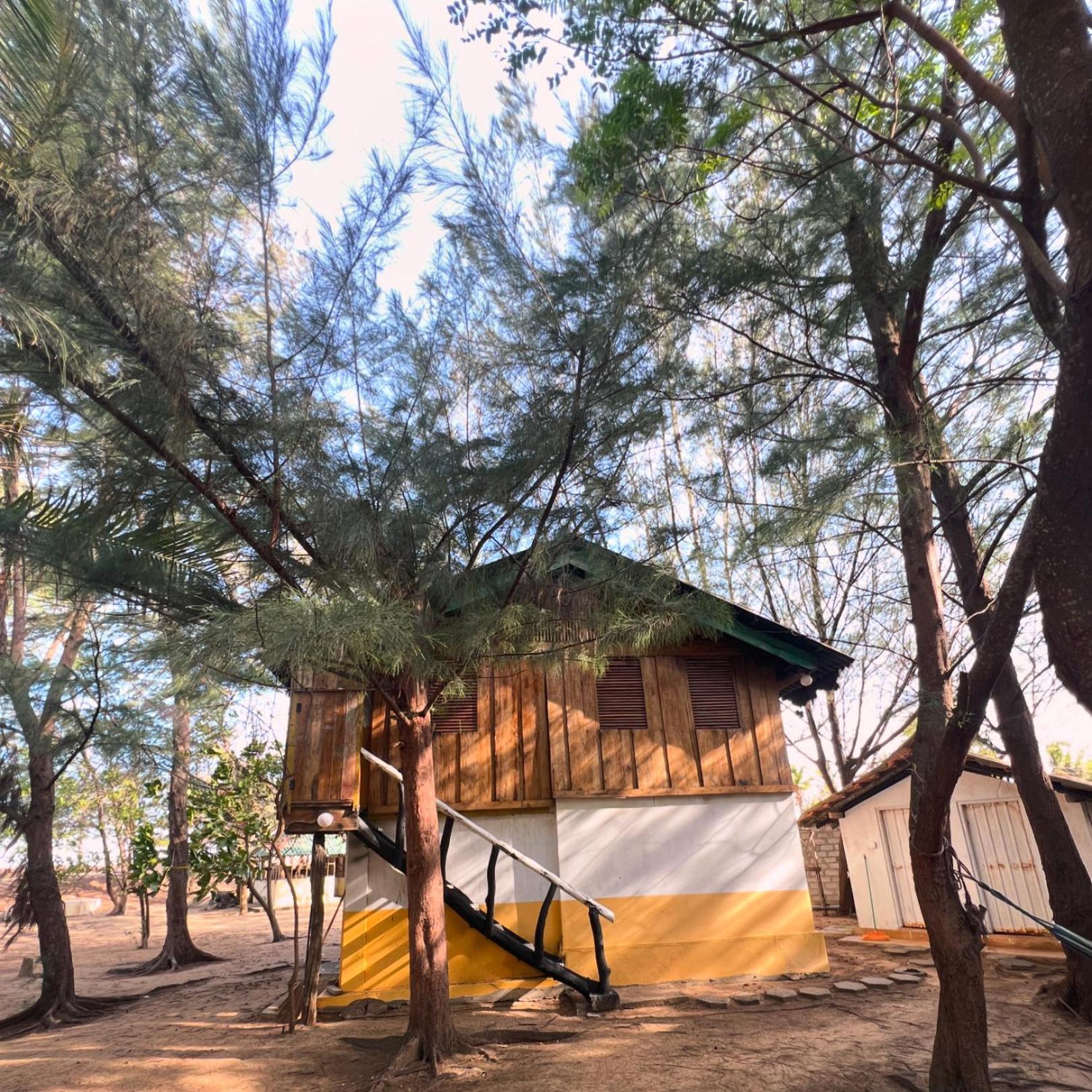 Sand Dune Beach Resort & Surf Camp Arugam Kudah Eksteriør bilde