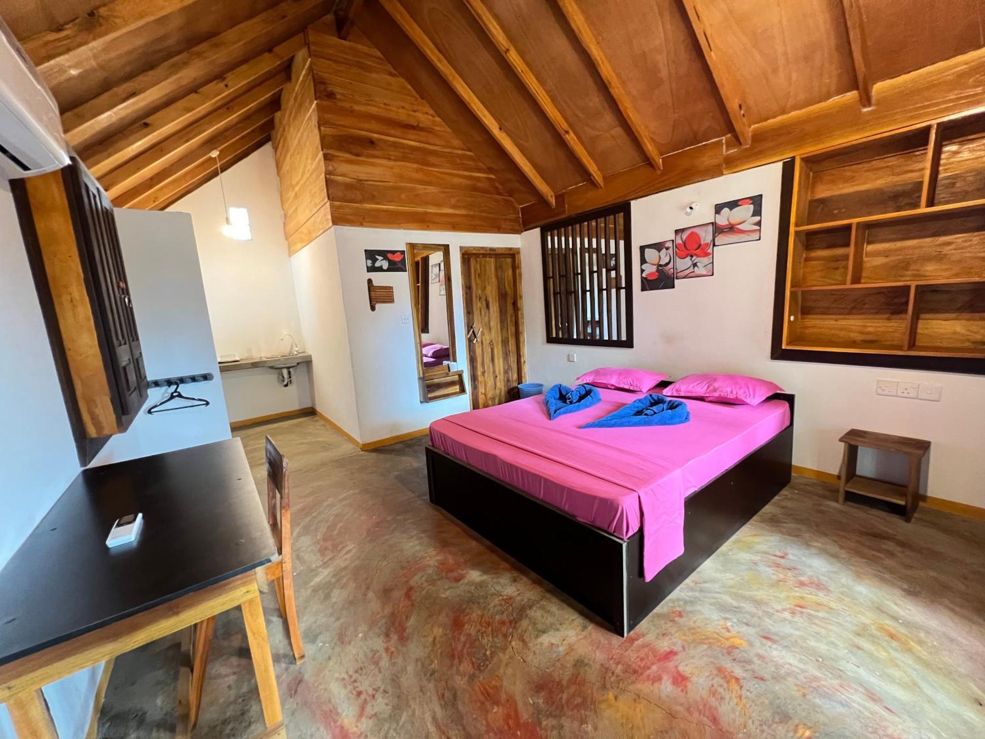 Sand Dune Beach Resort & Surf Camp Arugam Kudah Eksteriør bilde